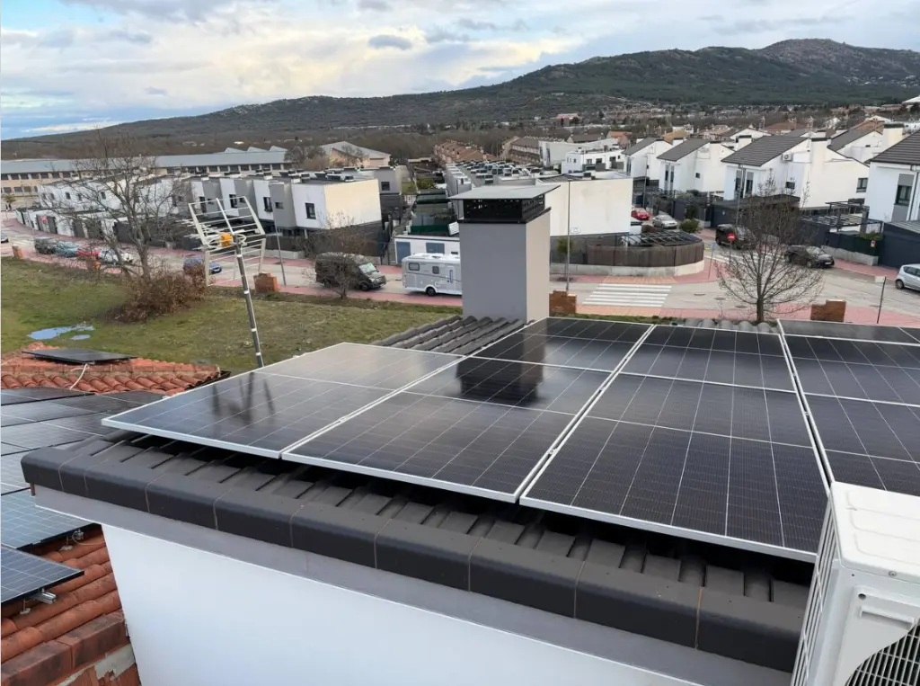 Screenshot 2026-02-17 at 11-39-16 fotos grande38 - baterías DEYe.pdf.webp